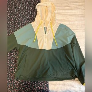 Lightweight windbreaker